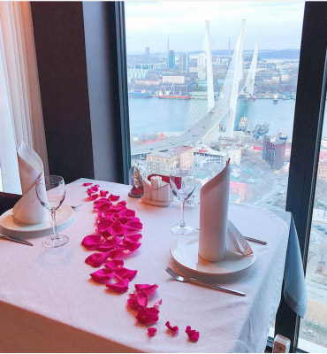 Незабываемый романтический ужин в панорамном ресторане